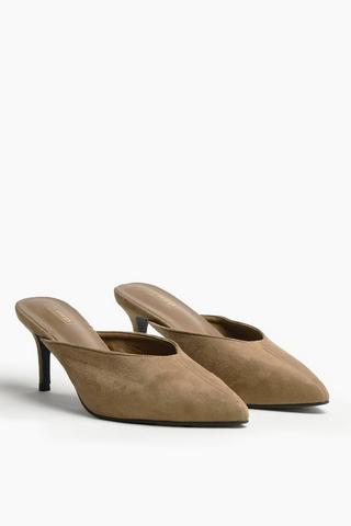 Court Heel