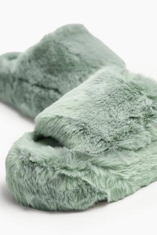 Fluffy Slipper