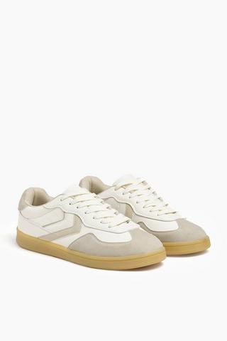Sneaker