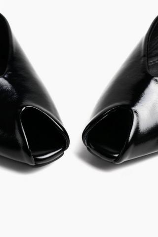 Kitten Heel