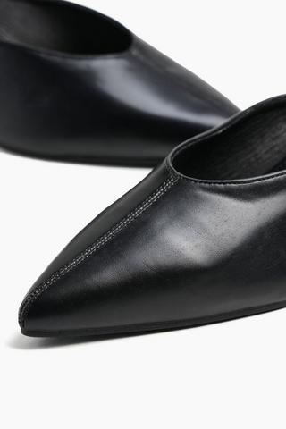 Court Heel