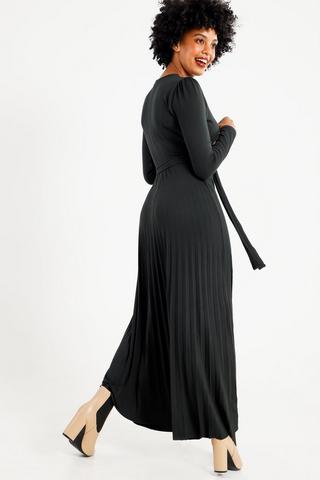 Long black hot sale pleated dress