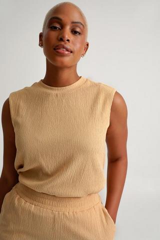 Muscle Tee