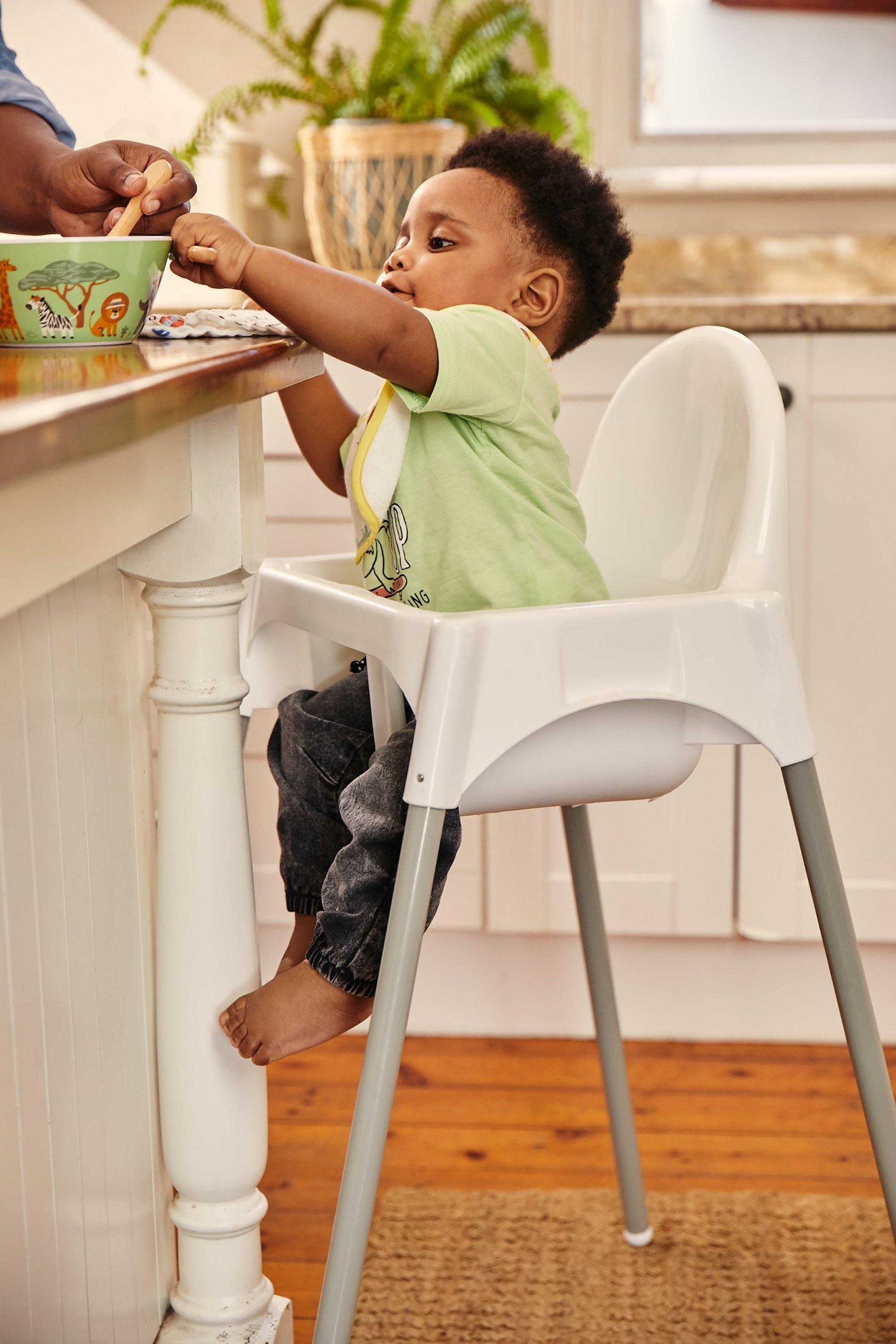 Child eating online chair