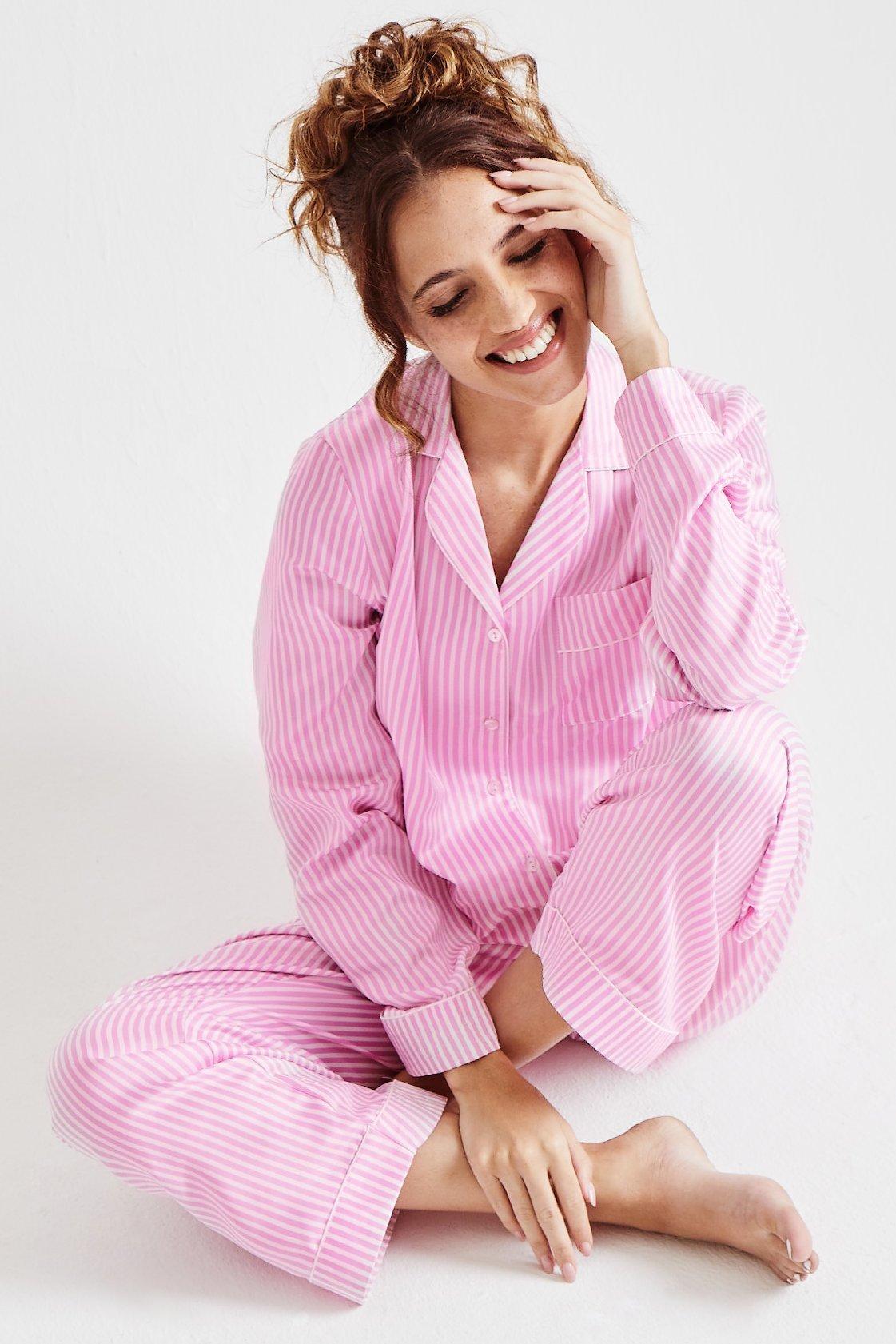 Pyjamas for ladies at mr online price