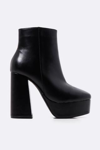 Mr price 2025 block heel boots