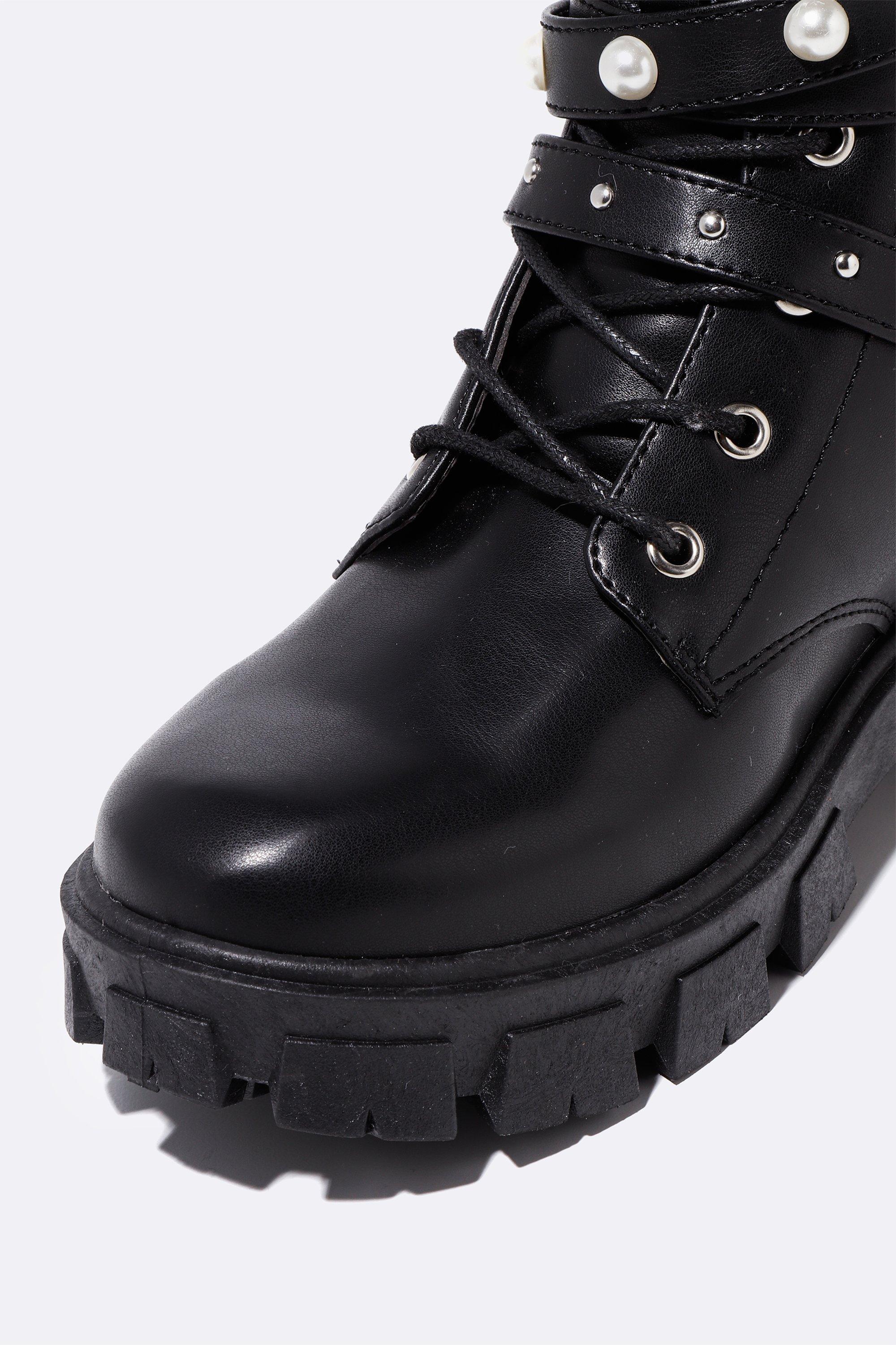 Boots in mr on sale price