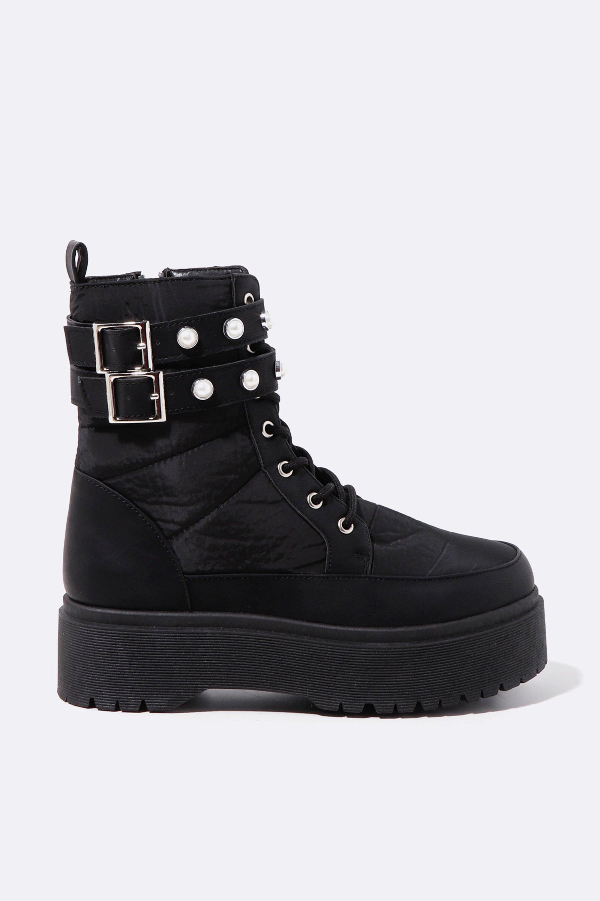 pervot lace up boot