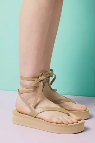 Tie Up Flatform Sandal