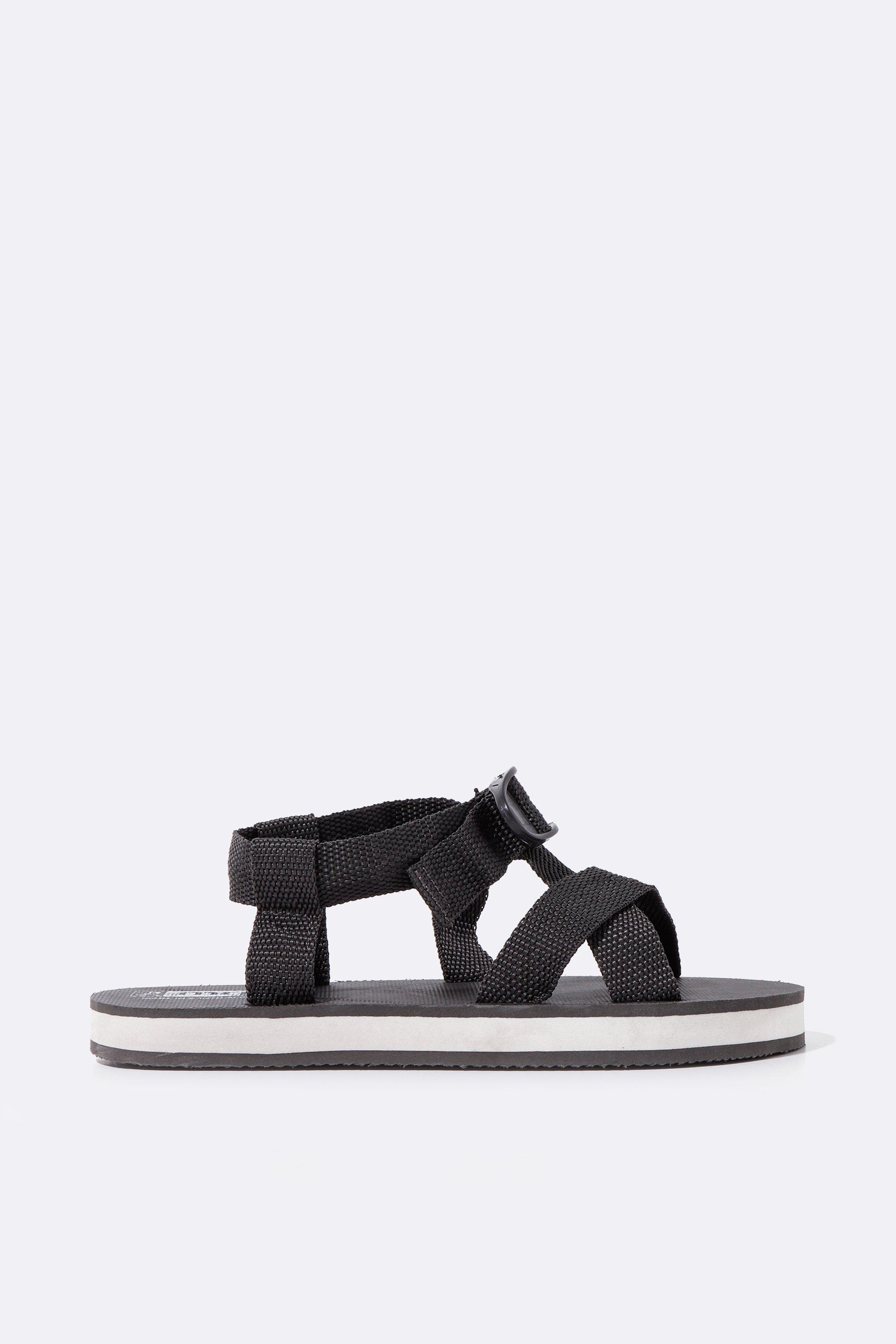 Sport sandals 2025 mr price