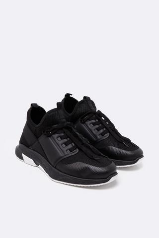 Trainer