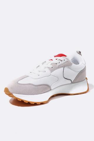 Retro Trainer