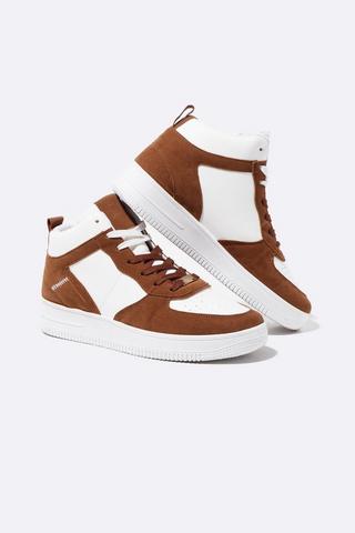 High Top Sneaker
