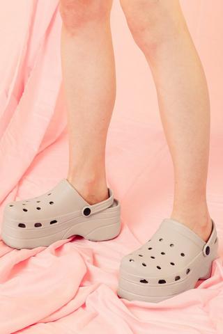 Platform Moulded Sliders