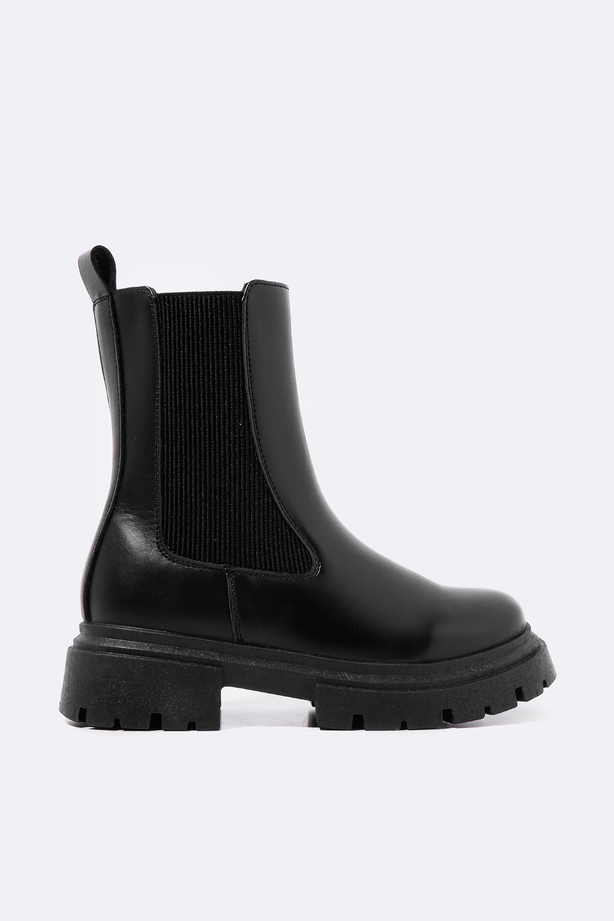 Prix store chelsea boots