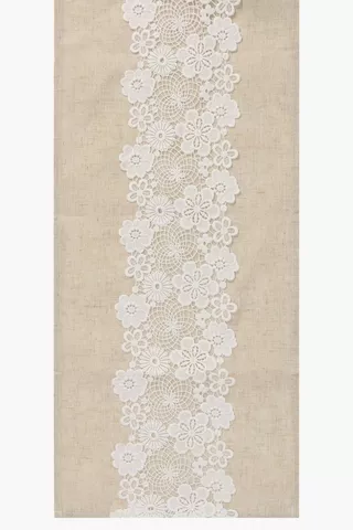 Daisy Lace Table Runner