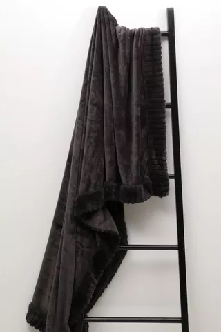 Ribbed Trim Faux Fur Blanket, 150x200cm