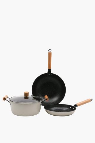 4 Piece Beechwood And Iron Cookware Set