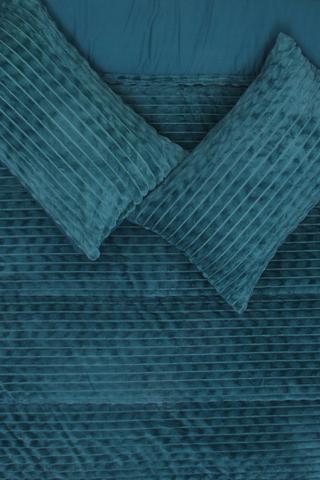 Plush Flannel Ribbed Embellished Comforter Set