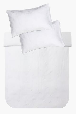 Jacquard Textured Waffle Cresent Duvet Cover Set