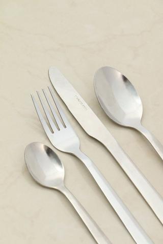 16 Piece Hanging Cutlery Set