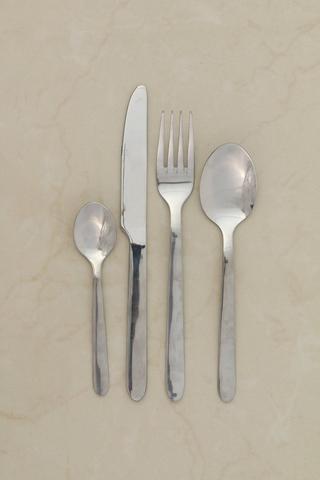 24 Piece Essentials Cutlery Set