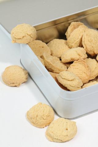 Festive Vanilla Shortbread Biscuits, 250g