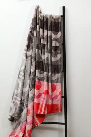 Colab Zinhle Sithebe Super Plush Blanket,200x220cm