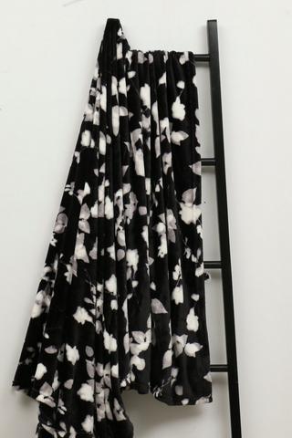 Super Plush Monochrome Floral Blanket, 200x220cm