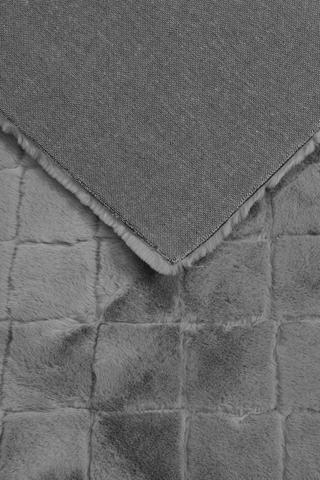 Faux Fur Embroidered Trellis Rug,160x240cm