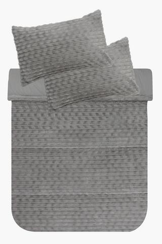 Plush Coral Fleece Ribbed Comforter Set