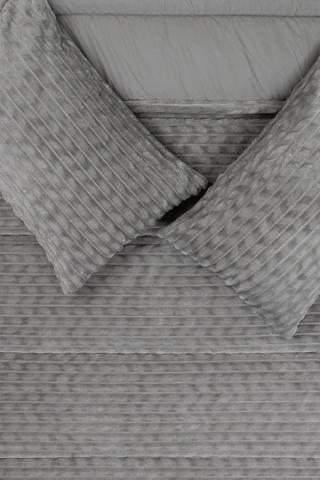 Plush Coral Fleece Ribbed Comforter Set