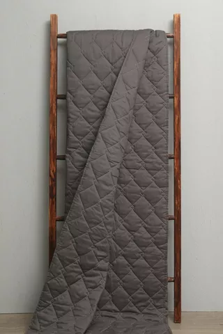 Polycotton Diamond Stitch Quilt, 200x220cm