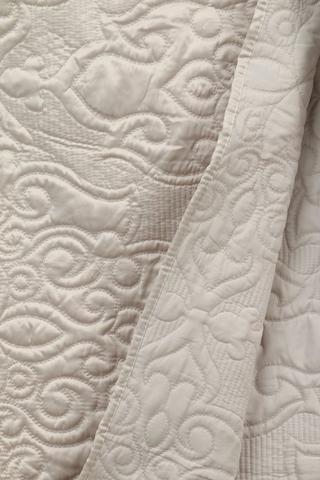 Embossed Sateen Classic Quilt