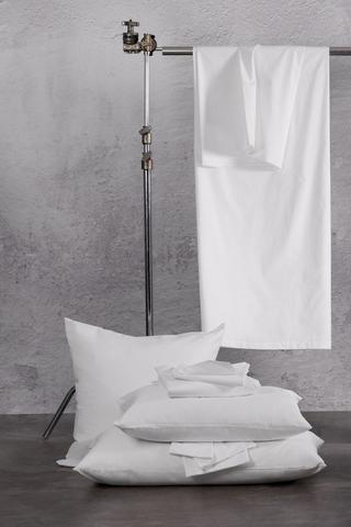 Hospitality Cotton Rich Fitted Sheet Extra Length Extra Depth