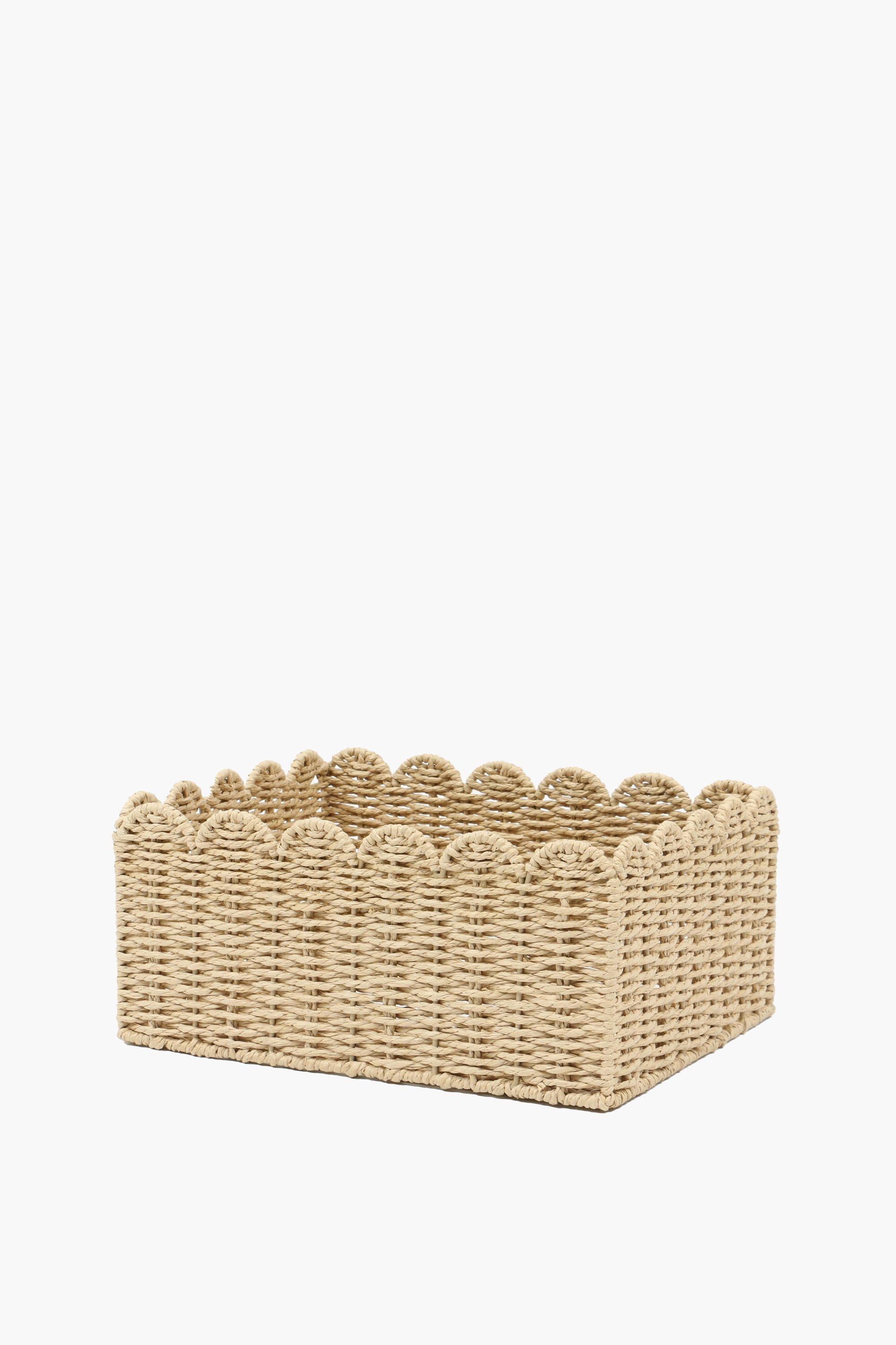 Scalloped Paper Utility Medium, L36xw27xh15