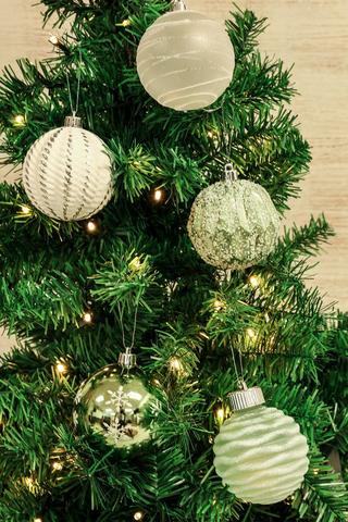 16 Pack Elegance Baubles, 34x8cm