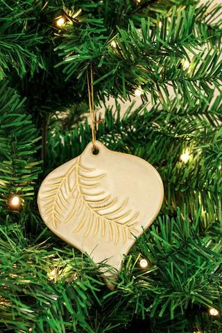 Embossed Disc Hanging Decor, 10x12cm