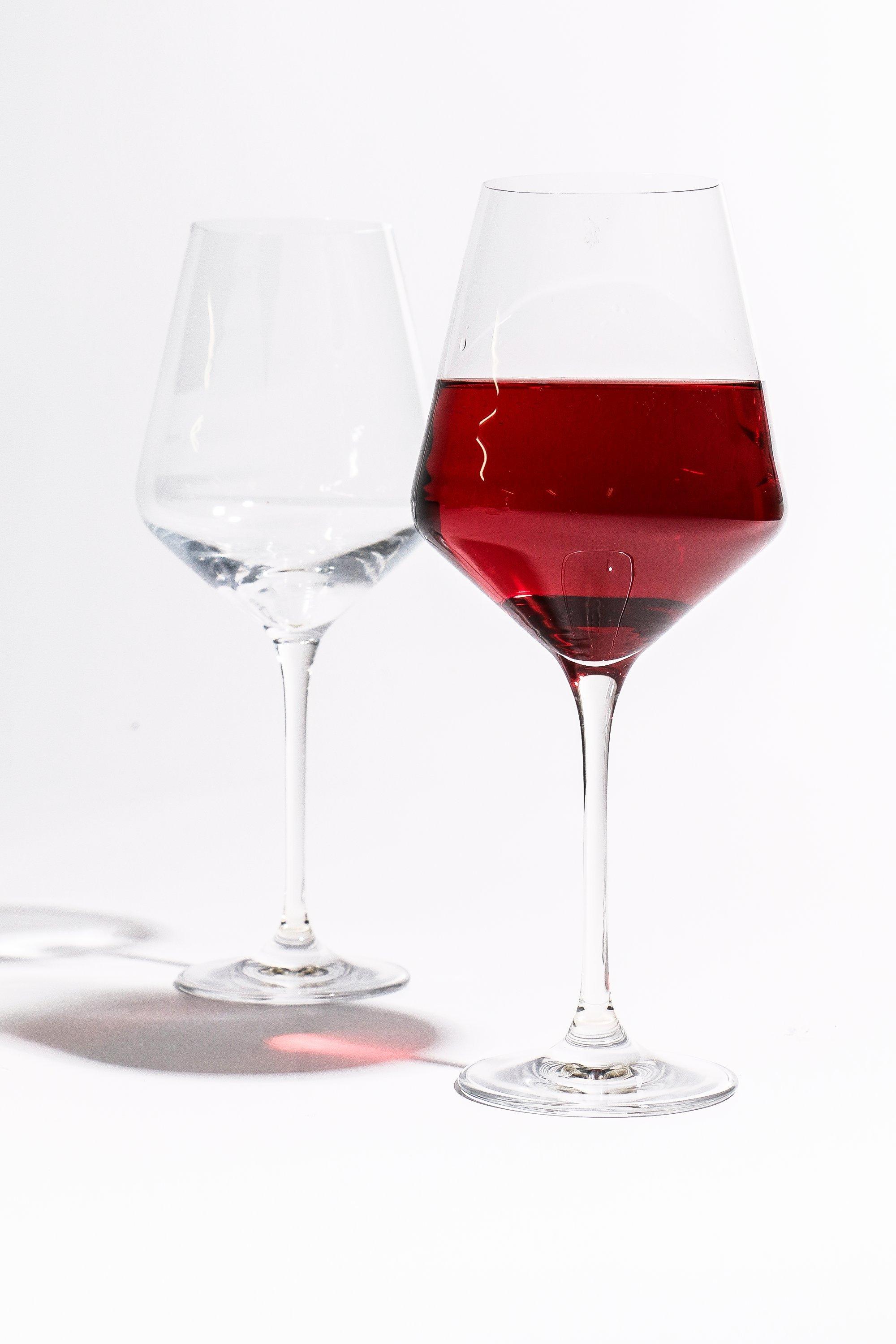 Avant Garde Lumi Wine Glass Set of 6 in Clear