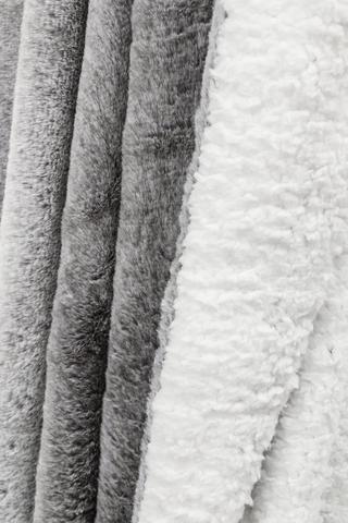 Faux Fur Rabbit Blanket,150x180cm