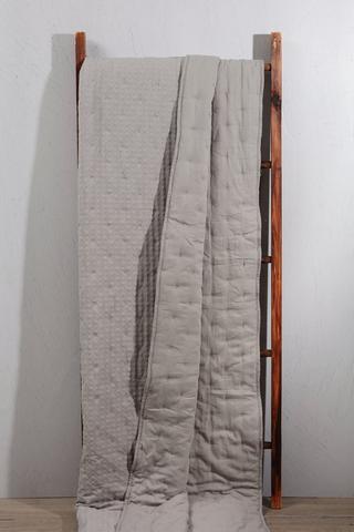Crushed Jacquard Embroidered Quilt