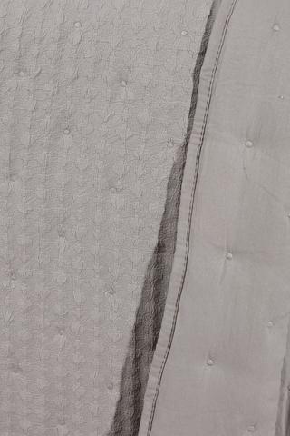 Crushed Jacquard Embroidered Quilt
