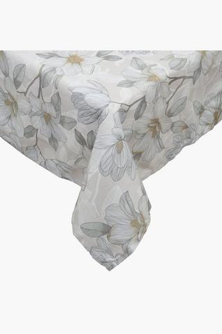 Cambridge Cotton Table Cloth, 135x230cm
