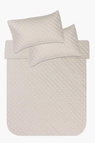 Soft Touch 3 Piece Diamond Embossed Value Quilt