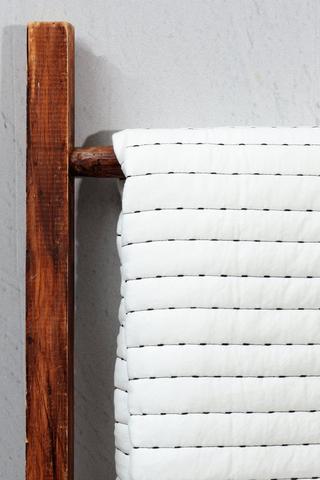 Soft Touch Contrast Stitch Washed Quilt