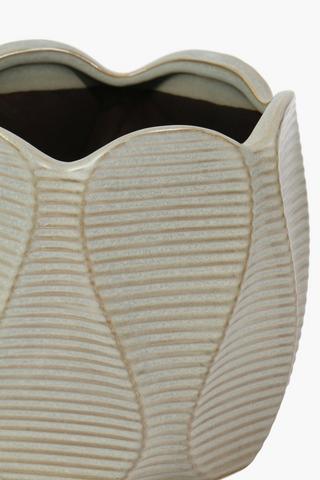 Rippple Curve Ceramic Planter, 20x21cm