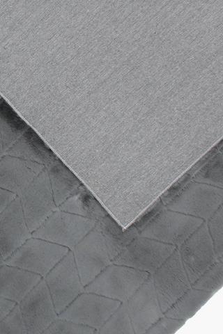 Faux Fur Embossed Grid Rug, 120x180cm