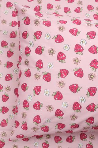 Polycotton Amy's Strawberry Field Standard Pillowcase