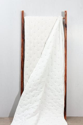 Seersucker Embroidered Quilt