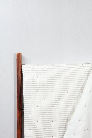 Seersucker Embroidered Quilt